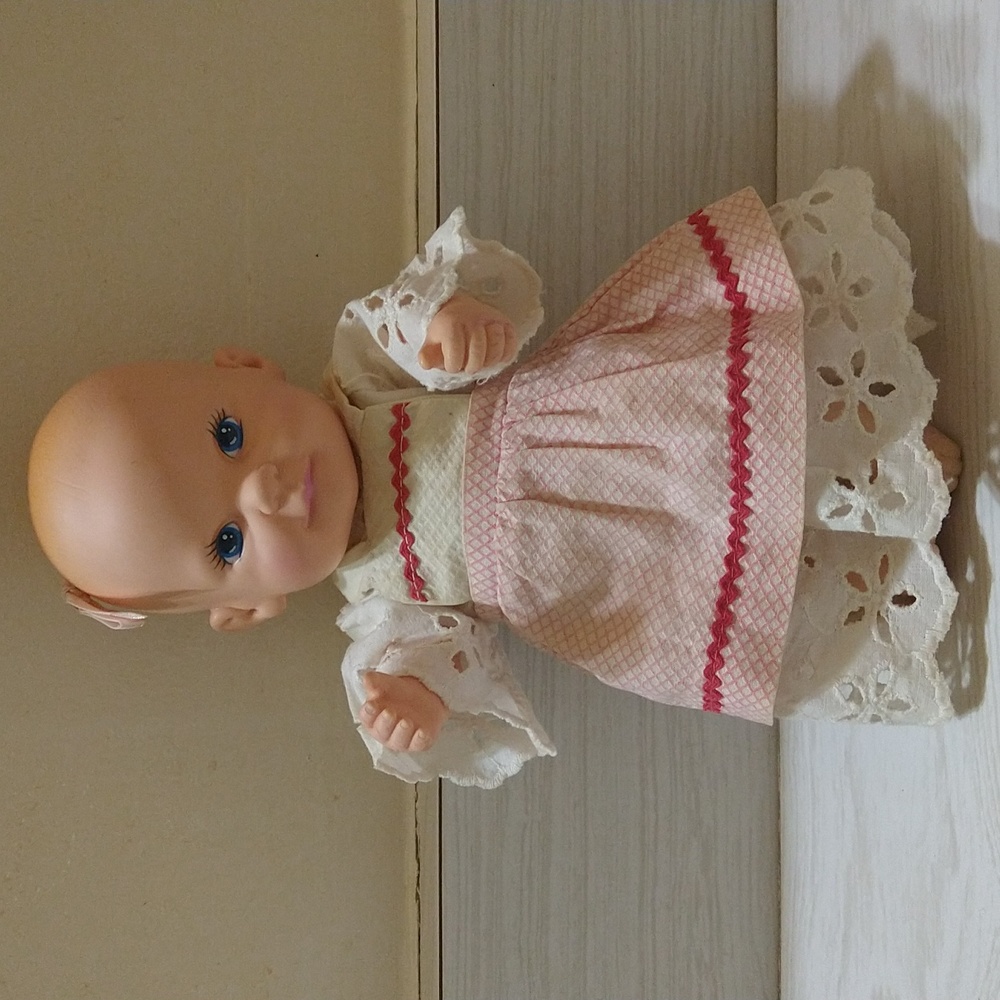 Vintage 1992 Mattel 8" Baby Doll China #9001B